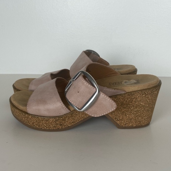 White Mountain Women's Copious Footbeds Sandals Size 7 M Pink Wedge Buckle Cork - Picture 3 of 8